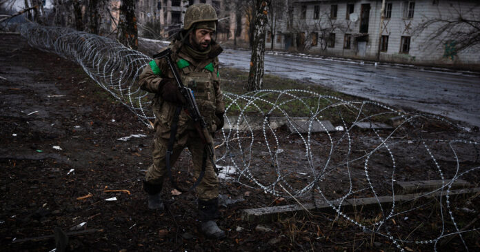 11int-ukraine-battlefield-02-jhlt-facebookJumbo.jpg