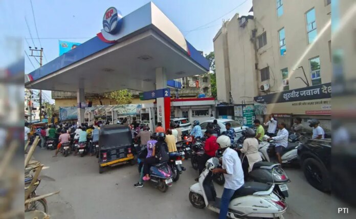 25umor1s_petrol-pump-_625x300_15_May_26.jpeg