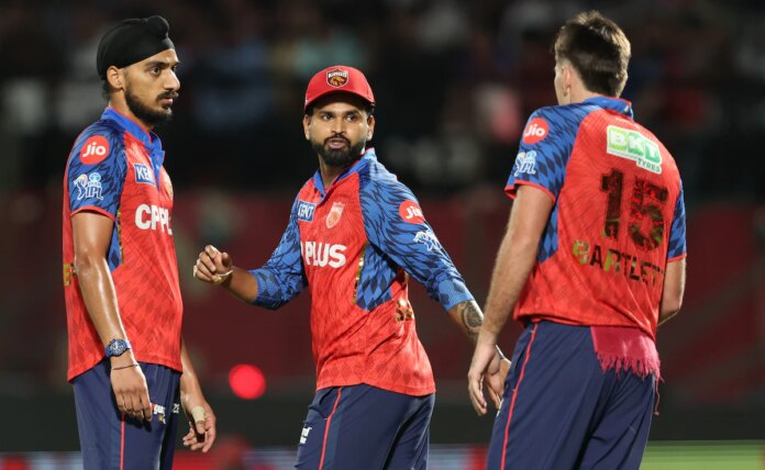 7l8uvcp4_arshdeep-shreyas-and-bartlett-bcci-ipl_625x300_15_May_26.jpg