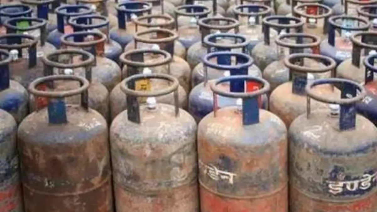 India Weighs Fuel and LPG Price Hike Amid Global Crude Oil Surge | Quick Digest