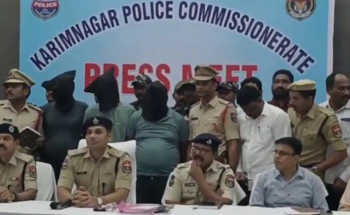 on9ntggo_karimnagar-robbery_625x300_15_May_26.jpg