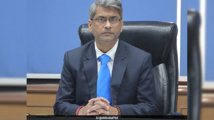 u66hav44_kalyan-chaubey_625x300_27_August_25.jpeg