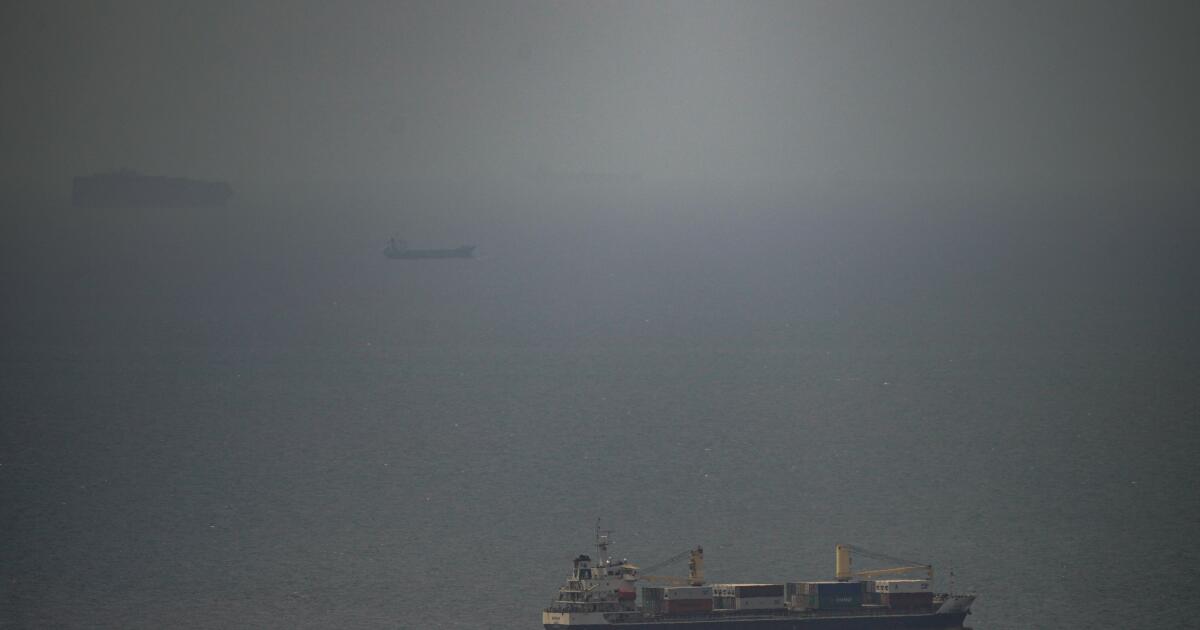 US-Iran Tensions Escalate Over Hormuz Strait; Trump's Threat | Quick Digest