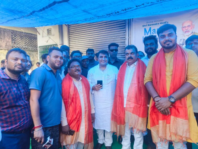 জোড়াসাঁকোয় ‘মন কি বাত’ শ্রবণ অনুষ্ঠানে জনসংযোগ
