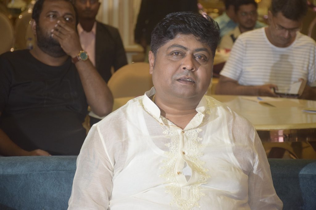 ‘ক্লিক ক্যানভাস এন্টারটেনমেন্ট’ ‘ক্লিক ক্যানভাস এন্টারটেনমেন্ট’