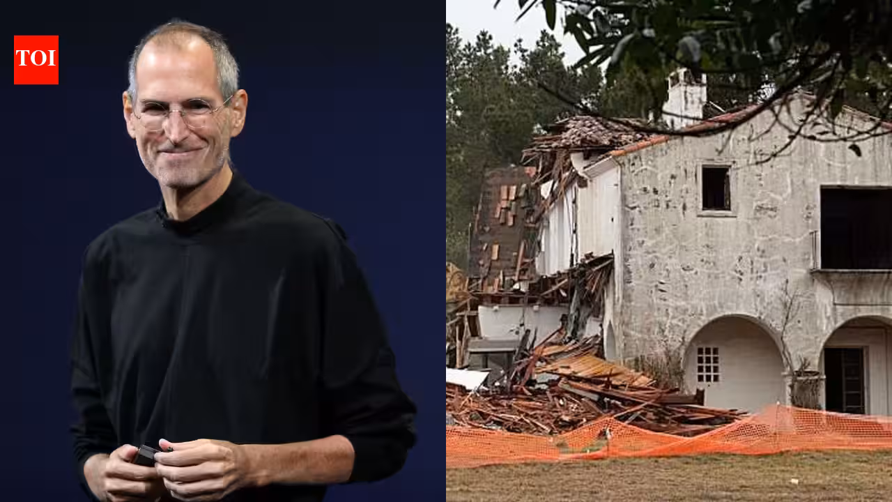 In 1984, Steve Jobs bought a 30-room, 17,250-sq-ft California mansion; after years of legal battles, it was demolished in 2011, while its pipe organ and historic fixtures were salvaged
