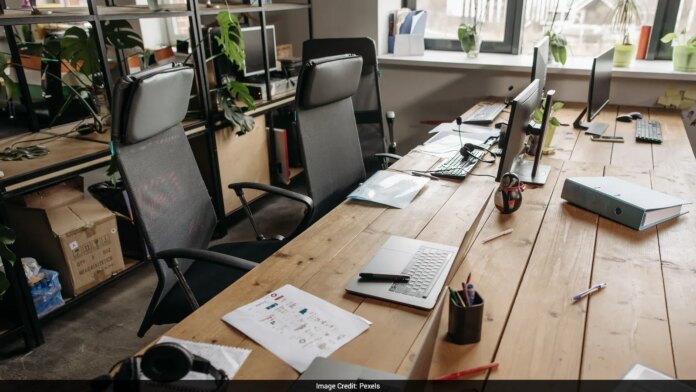 Brazil Backs 40-Hour Workweek, Moves To End Six-Day Work Schedules Brazil Backs 40-Hour Workweek, Moves To End Six-Day Work Schedules
