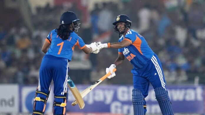 Smriti Mandhana’s Captaincy Era Begins With Win Despite Batting Scare vs Zimbabwe