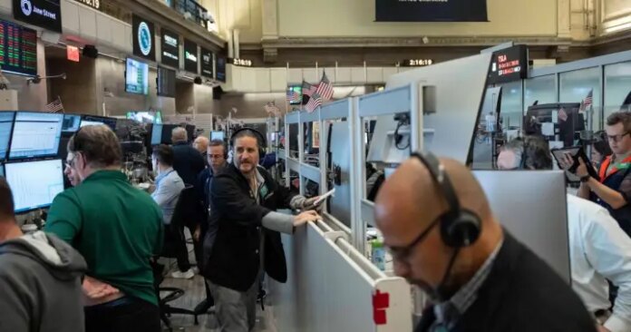 AI stocks weigh on markets Thursday as oil rises to highest price since May – National AI stocks weigh on markets Thursday as oil rises to highest price since May – National