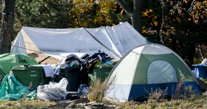 Regina dismantles Core Community Park encampment over fire safety concerns – Regina