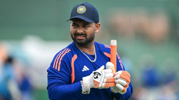 Rishabh Pant’s Career Graph Sinks, Ravi Shastri Says “Always Told Him One Thing” Rishabh Pant’s Career Graph Sinks, Ravi Shastri Says “Always Told Him One Thing”